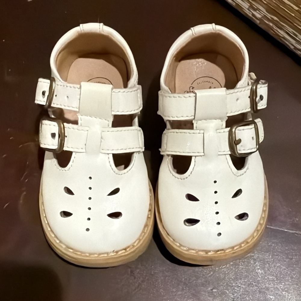 Sweet honey sandals
